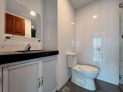 Simsville (D14), Condominium #556761431
